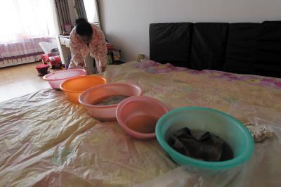 馆陶楼上漏水，住户失联，小区没物管，业主维权难！律师来支招……